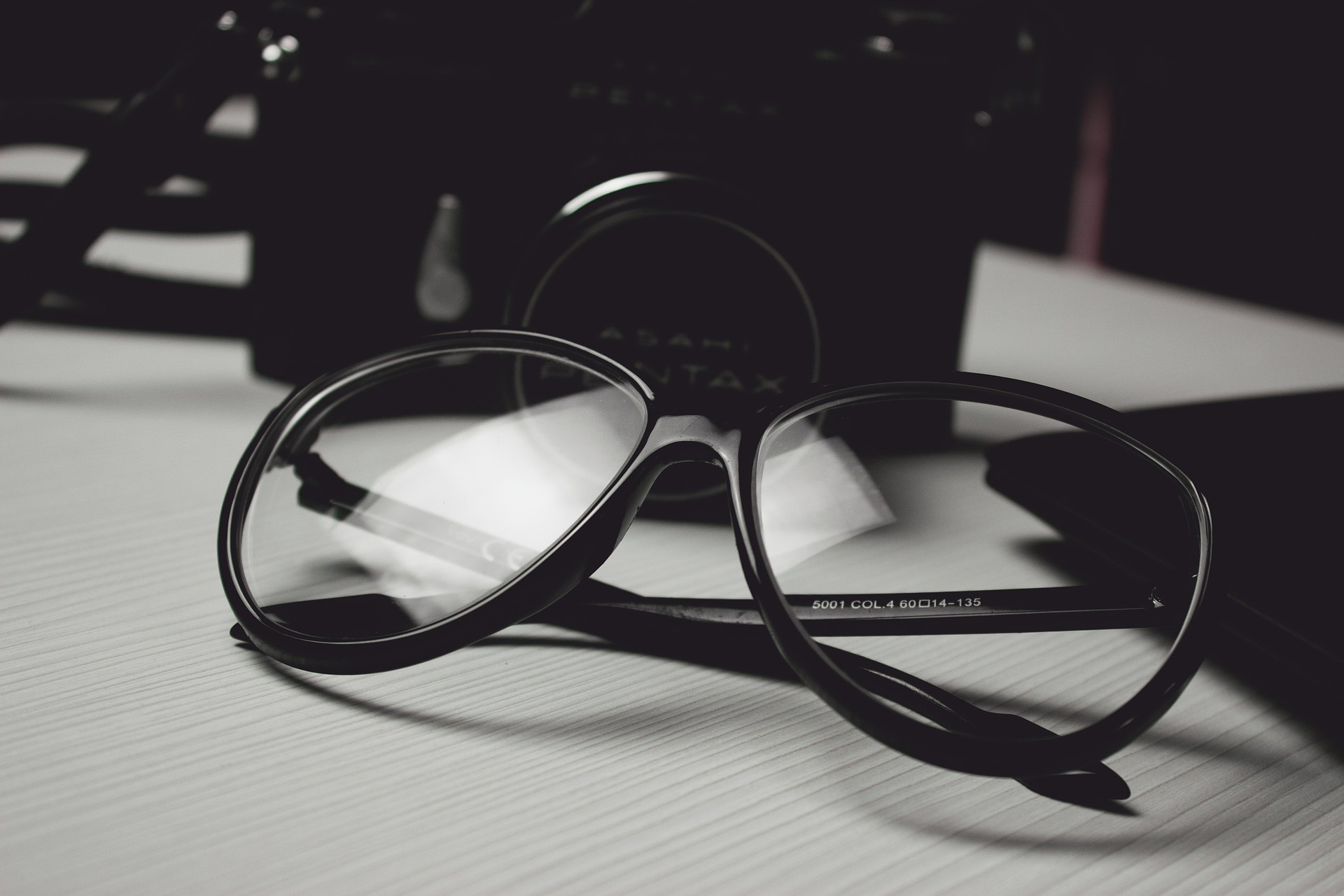 glasses-472027_1920